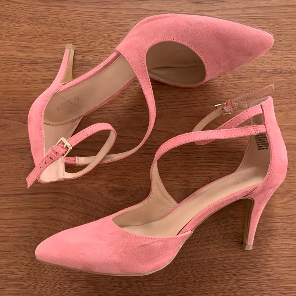 Gorgeous pink suede heels - Size 9